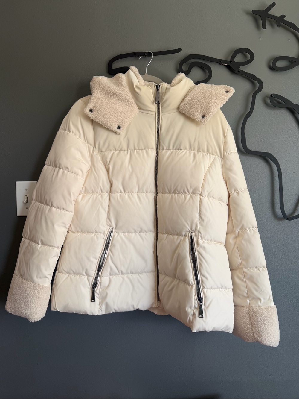 Like New Laundry by Shelli Segal Cream Puffer Hooded Jacket with Sherpa Trim